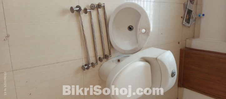 কমোড,বেসিন,তোয়ালে স্ট্যান্ড, পানির মিকচার কল,